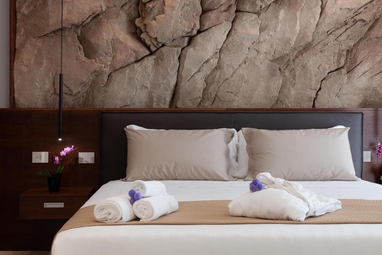 Palazzo Ferrucci Luxury Suites Каляри Екстериор снимка