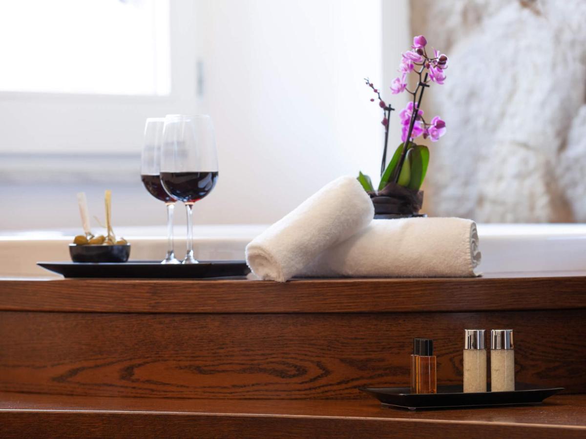 Palazzo Ferrucci Luxury Suites Каляри Екстериор снимка