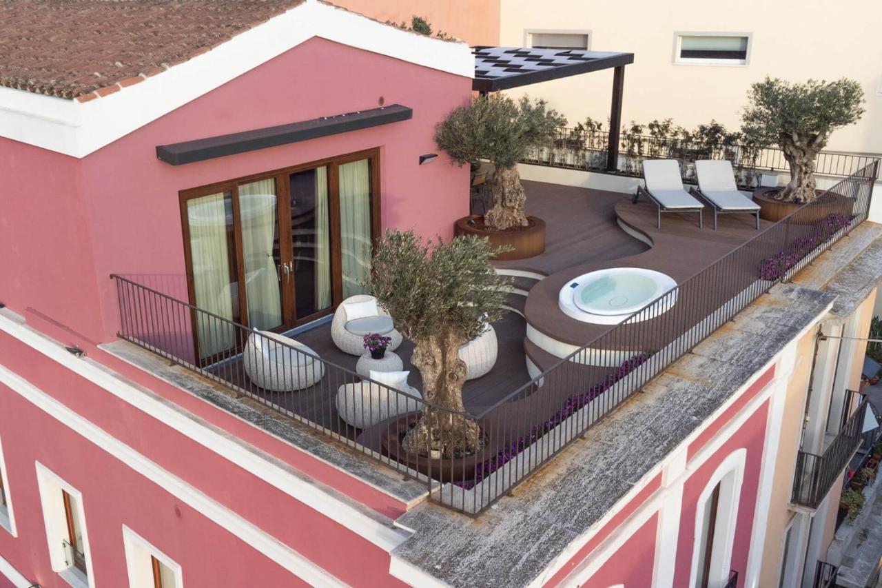 Palazzo Ferrucci Luxury Suites Каляри Екстериор снимка