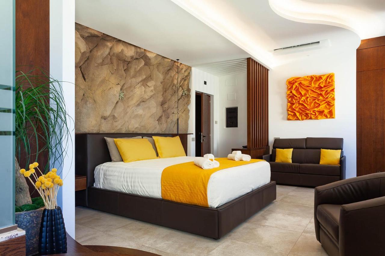 Palazzo Ferrucci Luxury Suites Каляри Екстериор снимка