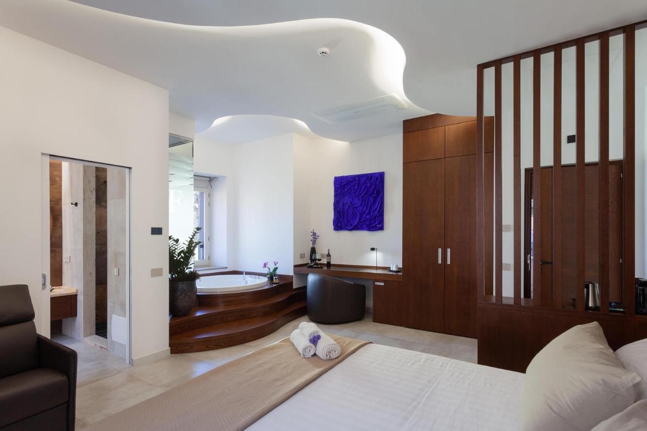 Palazzo Ferrucci Luxury Suites Каляри Екстериор снимка